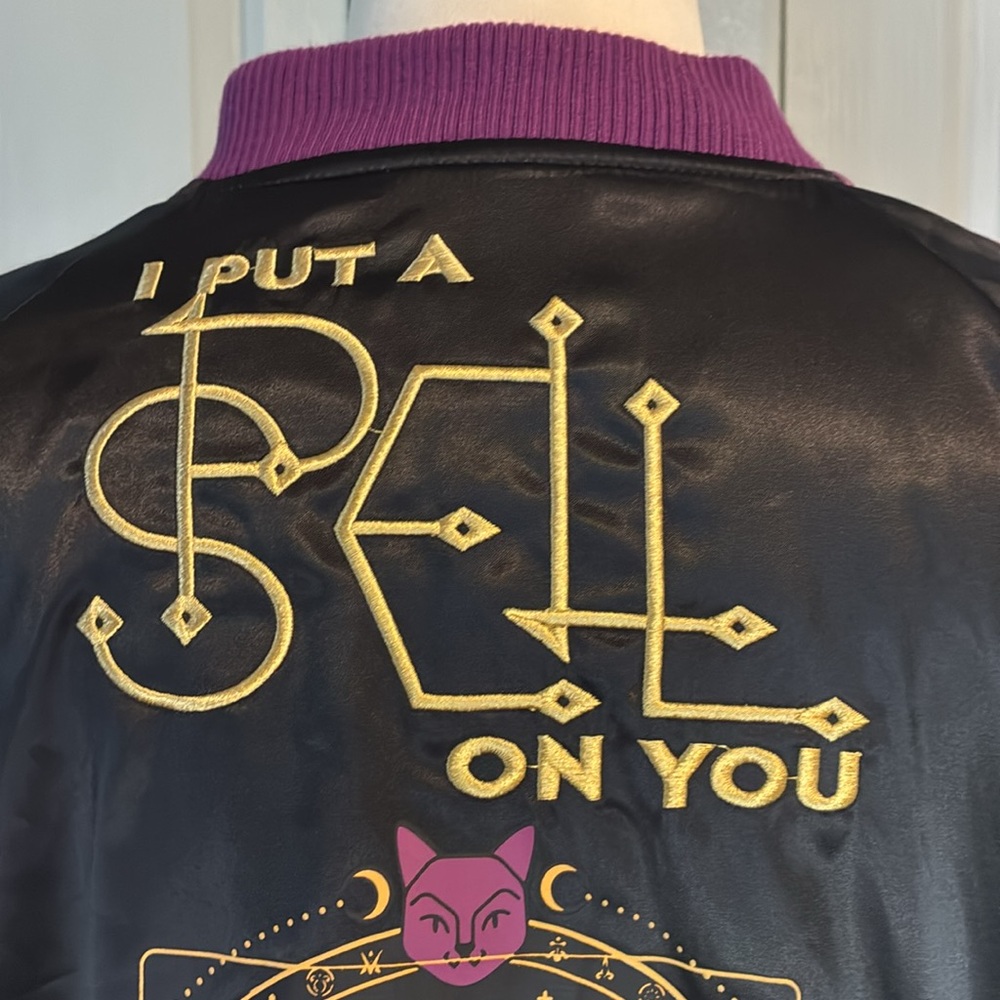 Black and Purple Graphic Jacket HOCUS POCUS      .   Used good condition - Picture 5 of 10